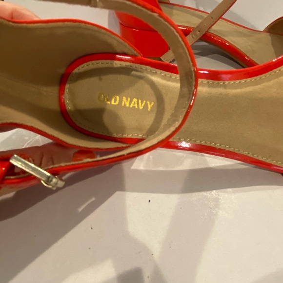OLD NAVY Neon Red Patent Sandals. NWOT. SZ. 8. SUPER CUTE! Low Block Heels. - Picture 3 of 8